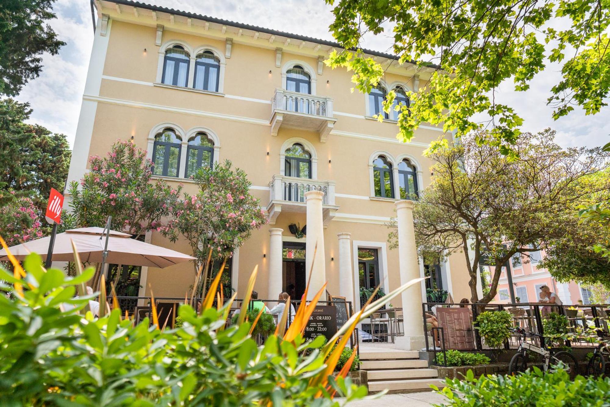 Degrassi Boutique Garni Hotel Izola Exterior photo